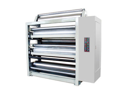 Automatische Verpackungsmaschine zur Herstellung von Wellkartonkartons