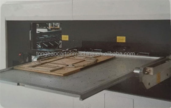 Automatische Maschine zum Kreisen und Schneiden von Flachböden zur Herstellung von Wellkarton