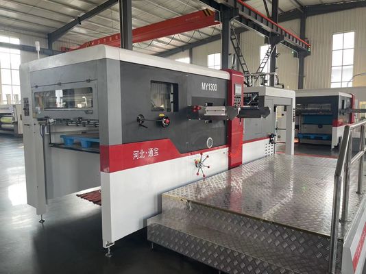 Versatile Anwendungen Hochgeschwindigkeits-automatische Flachbettmaschine zum Schneiden und Kreisen