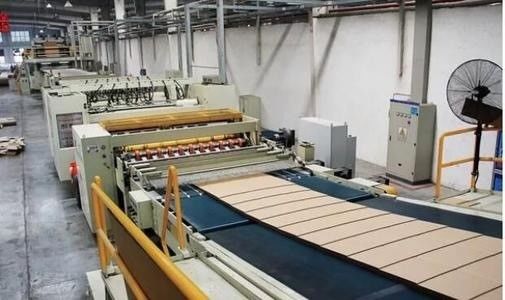 5 Ply vollautomatische Flöte Wellkartonmaschine für Wellkarton
