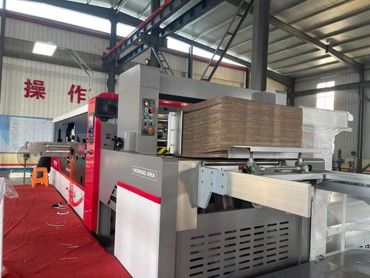 Erweiterte automatische Kreuz- und Druckschneidemaschine mit Abstrippen zu erschwinglichen Preisen