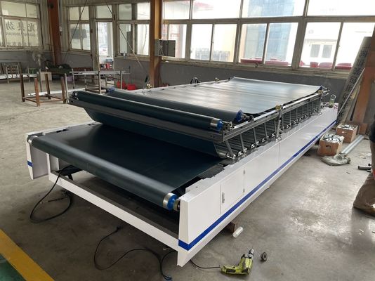 Halbautomatische Flutpapierplattenlaminiermaschine mit 3 kW Leistung und Filmverpackung