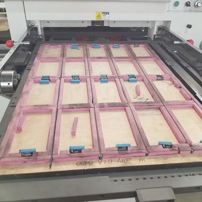 15T Flatbed Die Cutting Walzkartonmaschine MY-1300/1500/1650 für Großkisten