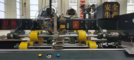 Hochgeschwindigkeits-Doppelstück-Semi-Auto-Stickmaschine für das Stapeln von Wellpapierboxen