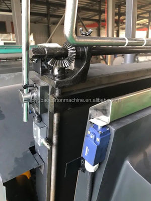 Benutzerfreundliche halbautomatische Flachbettpressmaschine für Wellkarton