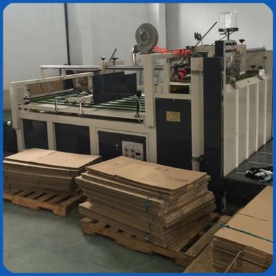 60 m/min Geschwindigkeit Mini Box Folder Gluing Machine für die Hochgeschwindigkeitsgewölbte Kartonherstellung