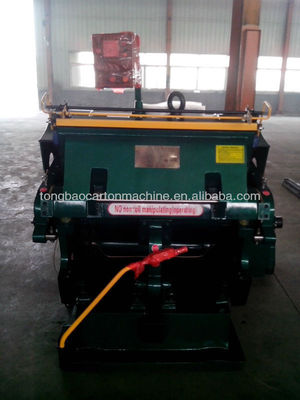 Handwerklich gewölbtes Blatt Karton Pizzabox Flatbed Die Cutter And Creasing Press Maschine