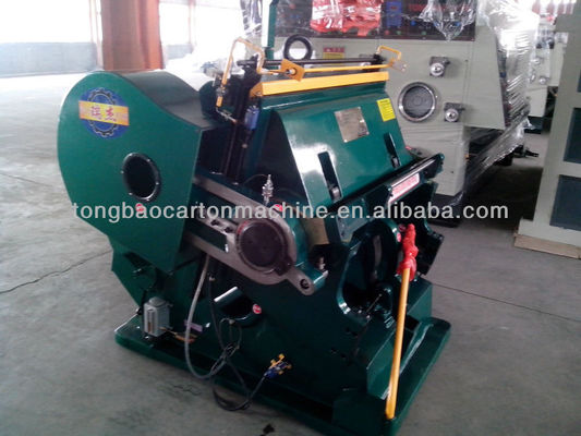 Handwerklich gewölbtes Blatt Karton Pizzabox Flatbed Die Cutter And Creasing Press Maschine