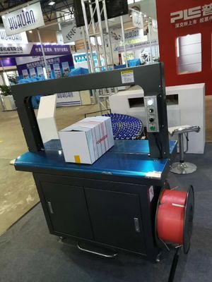 Hochvolumenverpackungen mit einer automatischen PP-Strappmaschine mit Top Presser erleichtert