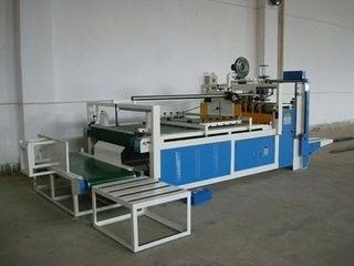 Halbautomatisches Kartonklappkleber für die Montage von Kartonschachteln und Verpackungslösungen