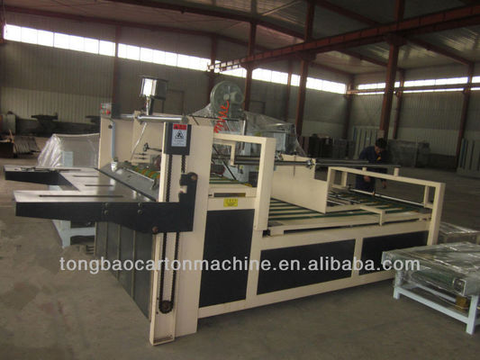 Semi-Auto-Folder Gluer-Maschine für 900 mm breite Produkte 40 M/Min Geschwindigkeit Direkt